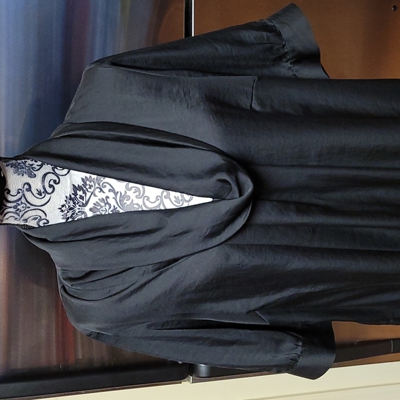 NWOT Flowy Tunic - Picture 2 of 9